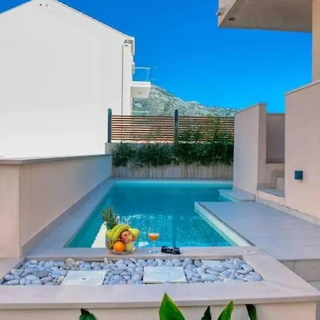 Appartement Private Pool Amazing Apartmant *
